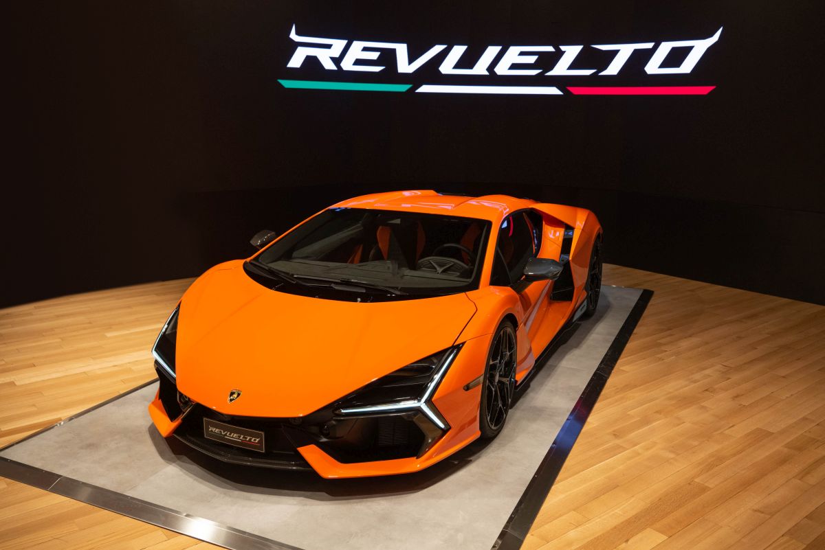 Lamborghini Revuelto, la prima supersportiva V12 ibrida Agenzia di stampa  Italpress - Italpress