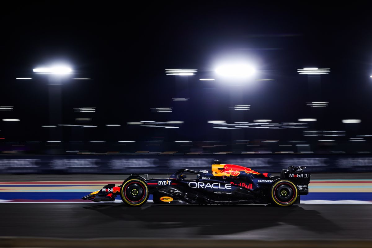 Verstappen pole in Qatar, Ferrari dietro le McLaren