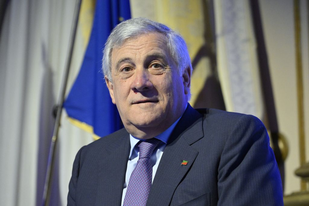 Siria, Tajani “Da ribelli messaggi positivi. Sospese procedure visti”