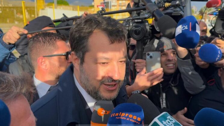 Processo Open Arms, Matteo Salvini Assolto Perchè Il Fatto Non Sussiste ...