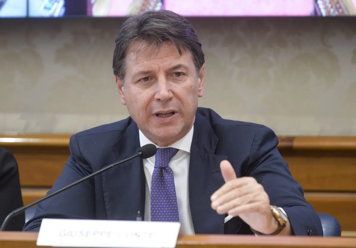 Conte “Ridurre l’orario di lavoro a 32 ore settimanali”