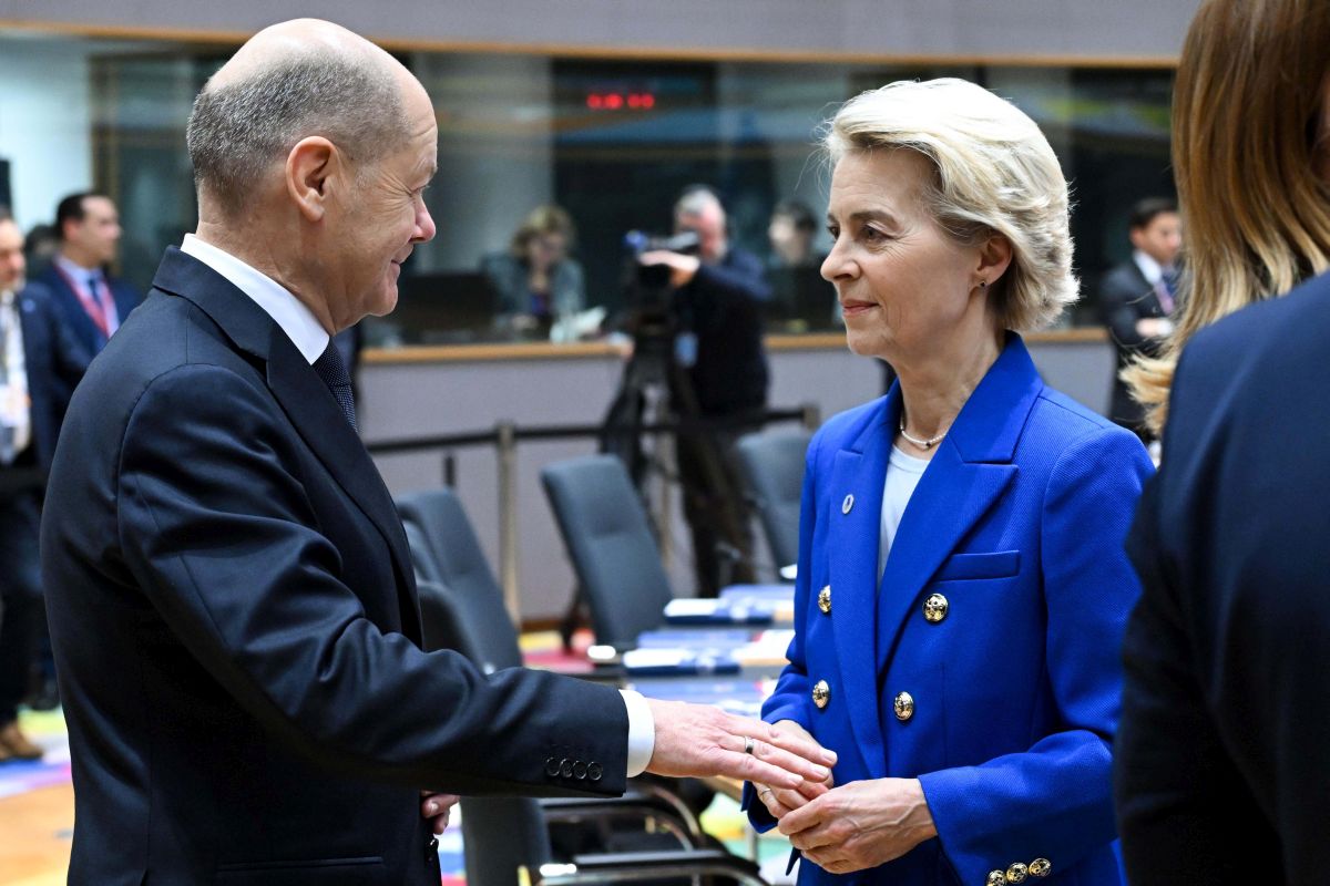 Ue, Scholz a von der Leyen “Stop multe per le auto e vertice su acciaio”