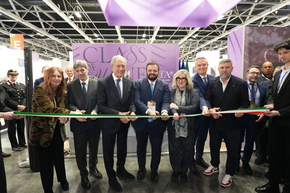 geronimo it riccione-inaugurati-i-cantieri-del-nuovo-viale-ceccarini-e-del-lungomare-del-sole-A58905 011