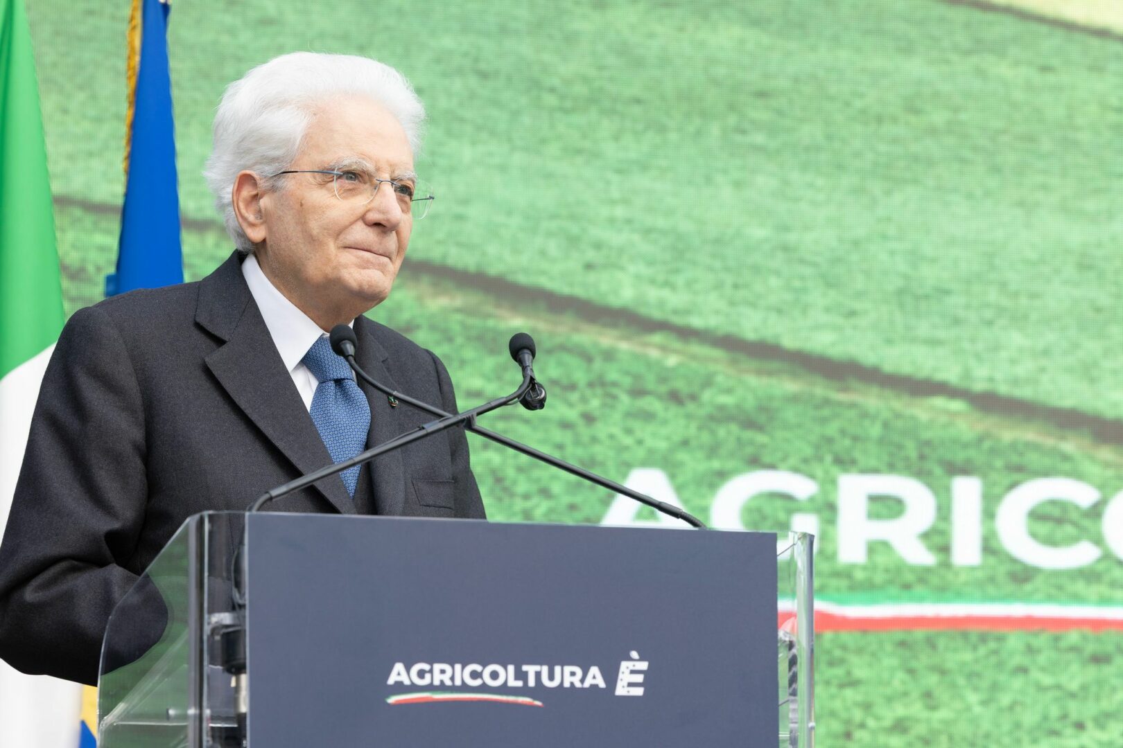 Mattarella “Dazi inaccettabili, l’Ue ha la forza per reagire”